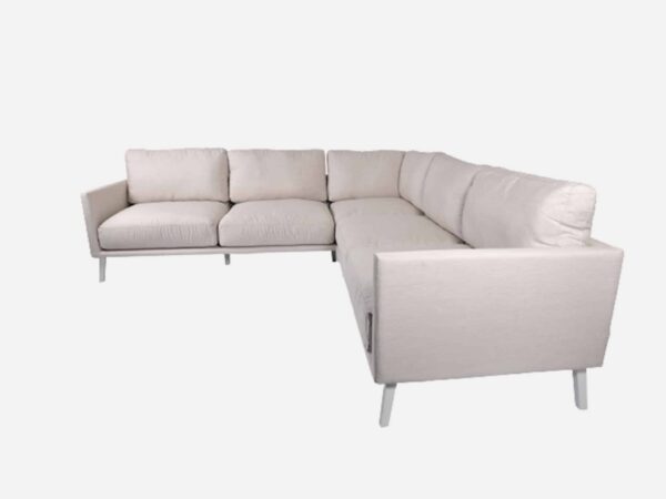 Hjørnesofa med allweather hynder Easys Beige. Vi har et stort udvalg i havestole og loungemøbler med allweather hynder i Sunbrella og Quickdry.