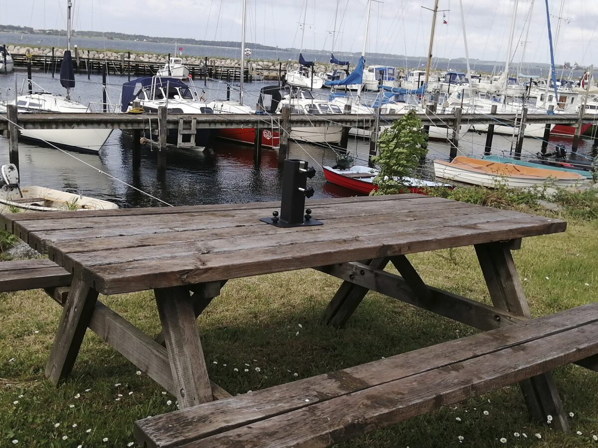 Parasolbeslag til terrasse og bord